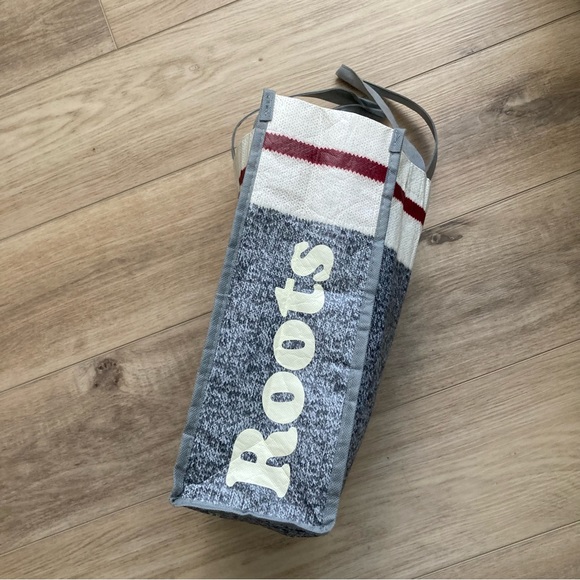 ROOTS Bag - Picture 2 of 12